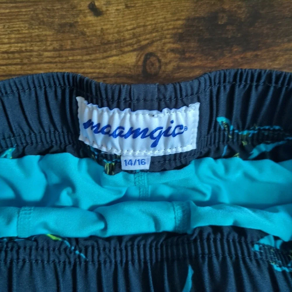 Maamgic Boys Shark Print Swim Trunks Black Blue Size‎ 14/16 Kids Board Shorts
